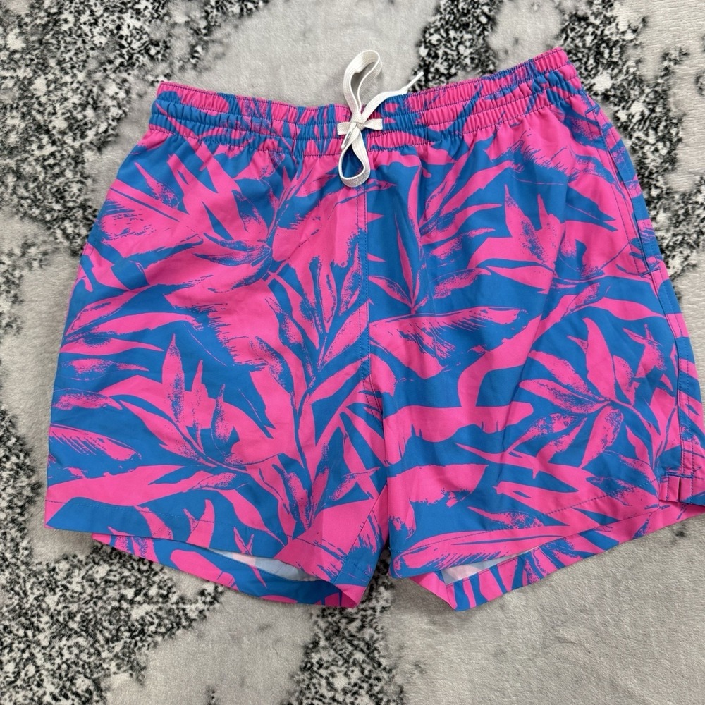 Chubbies 5.5in Swim Trunks Mens Size M Pink Blue Tropical Stretch Shorts